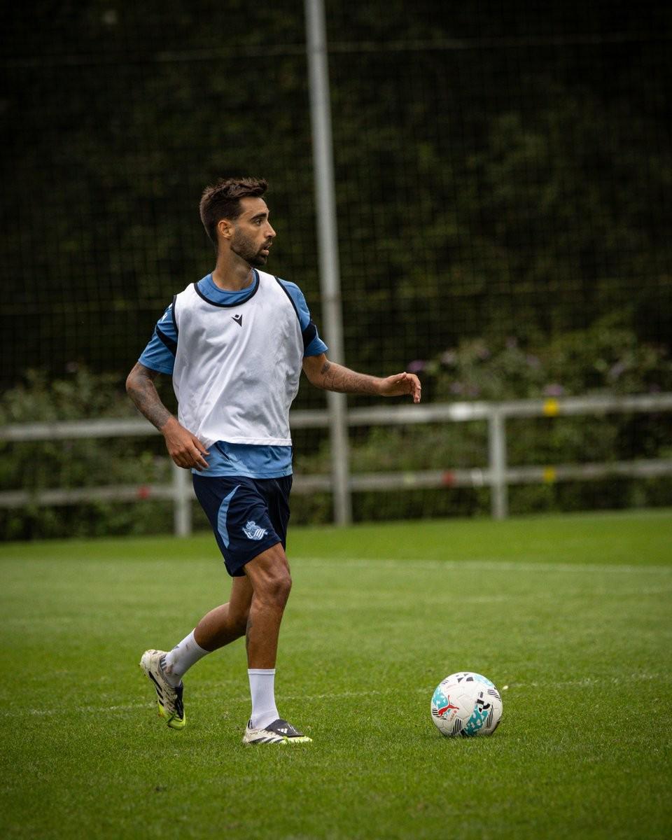 kaiyun-中场臃肿，皇社本赛季无欧战任务，阵容中却有10名中场球员