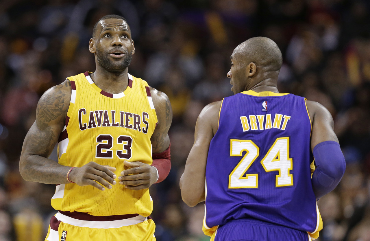 开云app-圣诞夜60分不是传说！詹姆斯500+前无古人 库里一遇圣诞就隐身？