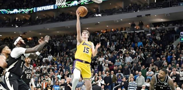 开云平台-索要3000万年薪！湖人该留住奥斯汀·里夫斯吗？