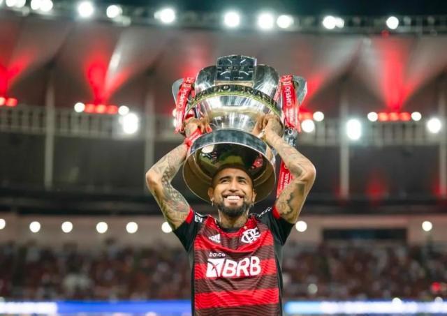 开云app-王勤伯：比达尔，从亚瑟王到大蠢驴