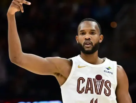 kaiyun-莫布利全场16投9中，三分3中1得到20分9篮板2助攻2封盖