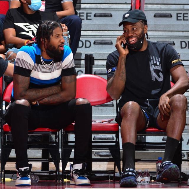 开云官网-为何牺牲薪水在今夏签长约？小卡：想在这赛季复出