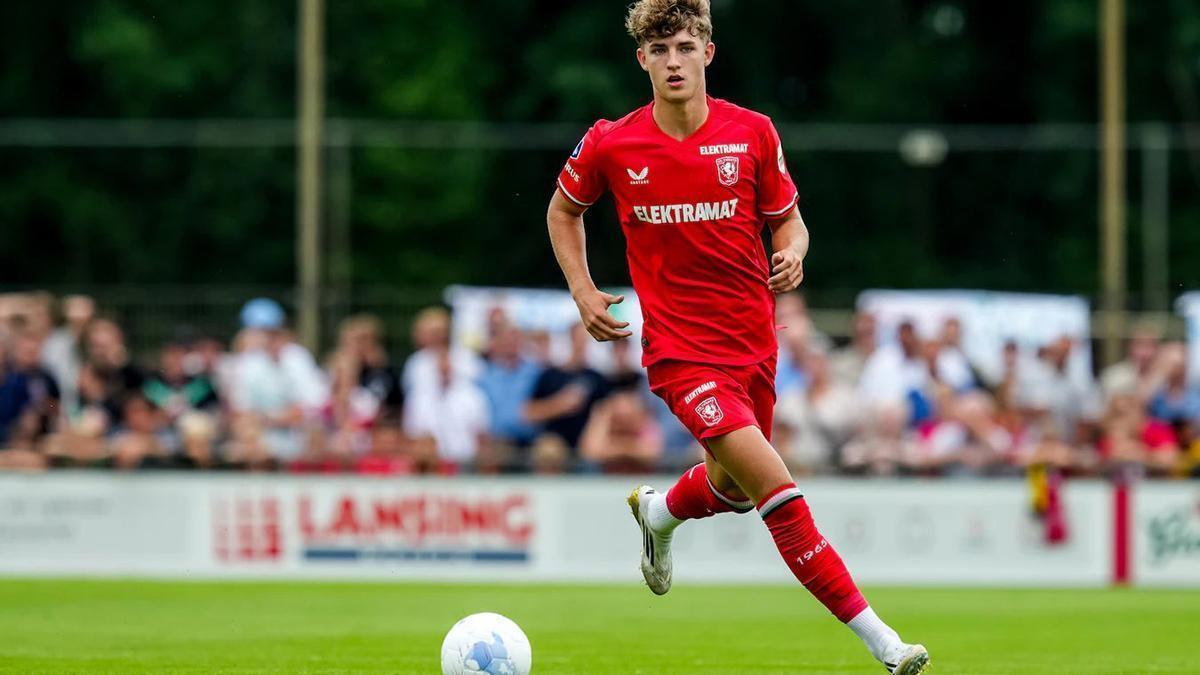 每体：巴萨关注18岁荷兰中卫奈斯塔德，但认为800万欧标价过高